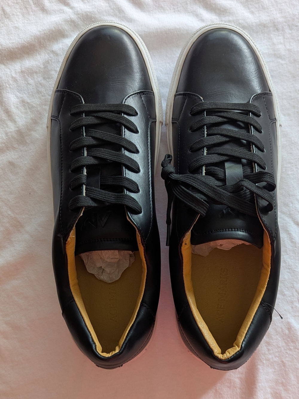 Men's Black Leather Low-Profile Sneakers with Contrasting Liner, 10.5